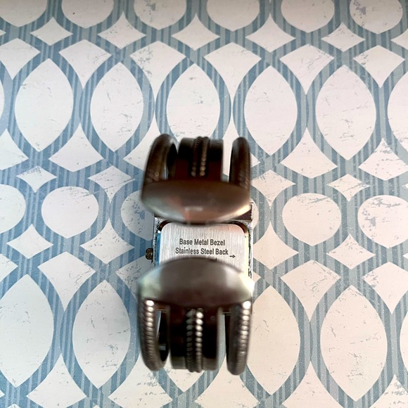 Premier Designs Watch - Picture 4 of 4